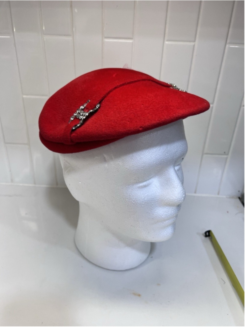 Vintage Women’s Cocktail Flat Hat Red Wool Flat Cap Beret Rhinestone Buckle